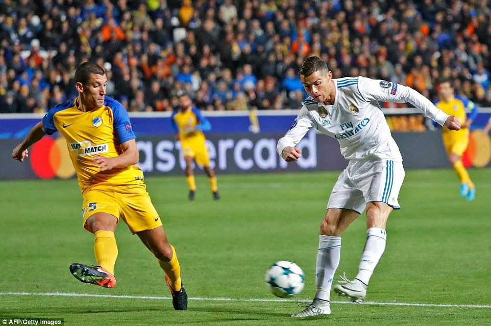 Ronaldo cần trở lại ngay lúc này để đưa Real vượt qua khó khăn. Ảnh: Getty.