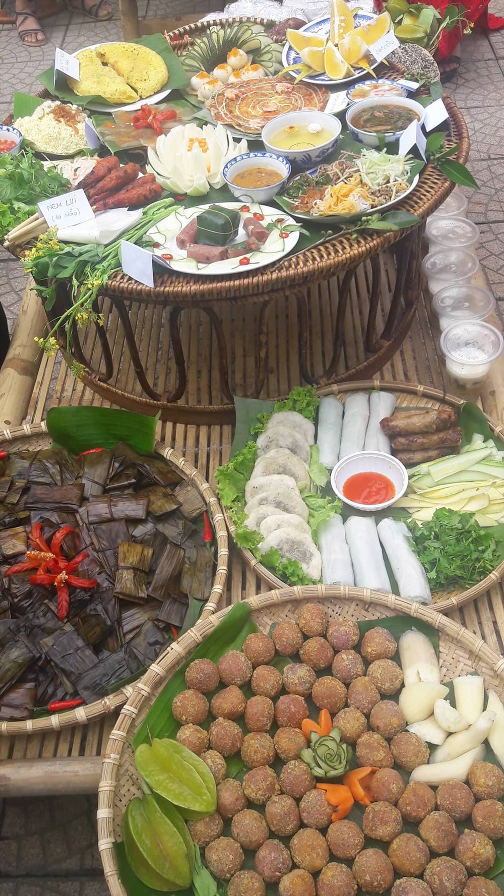 Những món ăn ba miền Bắc Trung Nam được chế biến khéo léo và trình bày đẹp mắt. Ảnh: TH