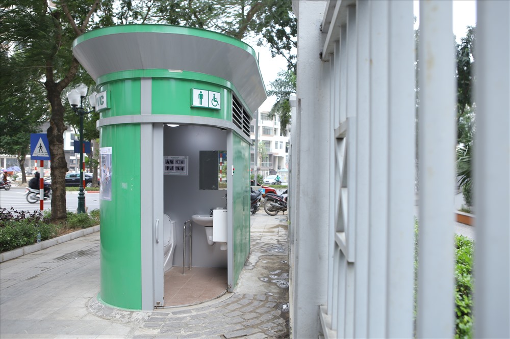 Đưa vào sử dụng 50 nhà vệ sinh công cộng.