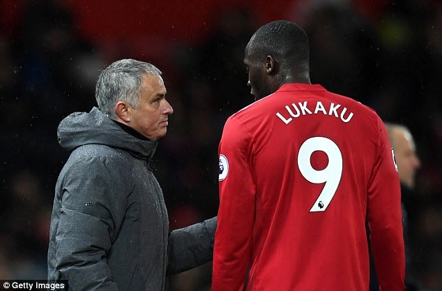 Mourinho đang cần Lukaku hơn bao giờ hết để chuẩn bị cho khoảng thời gian giông bão sắp tới. Ảnh:
