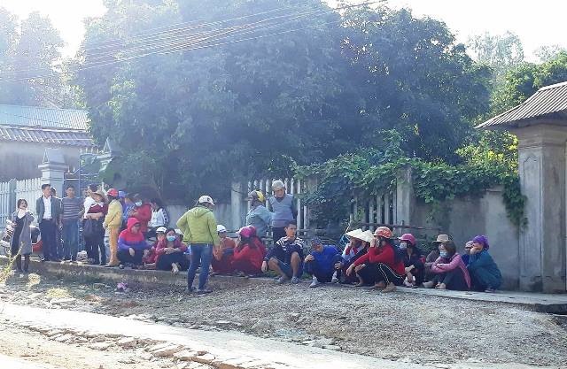 Người dân sống xung quanh gia đình anh Thuận hết sức bàng hoàng, (Ảnh: HT)