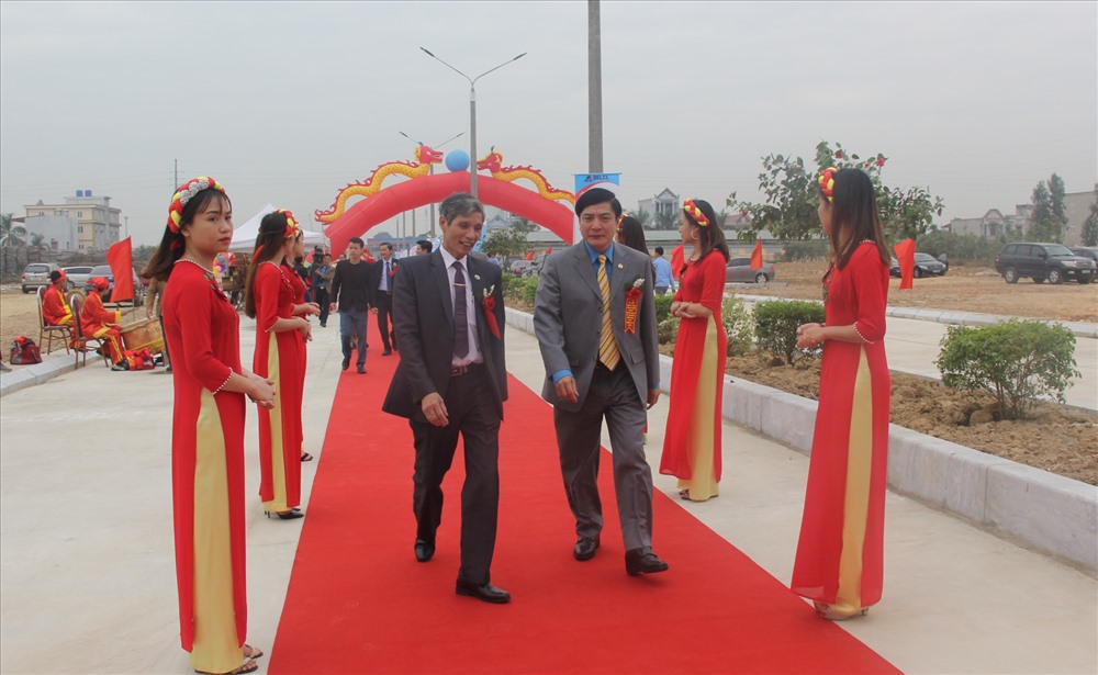 Ông Nguyễn Trọng Thấu tiếp đón Chủ tịch Bùi Văn Cường.