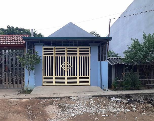 Ngôi nhà anh Thuận, chị Huyền cửa đóng, then cài đã 2 ngày nay. (Ảnh: HT)