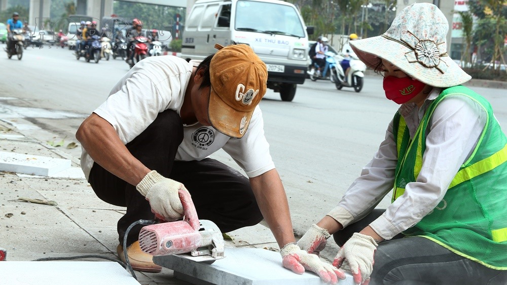 Có nhiều đoạn vị hỏng phải làm lại.