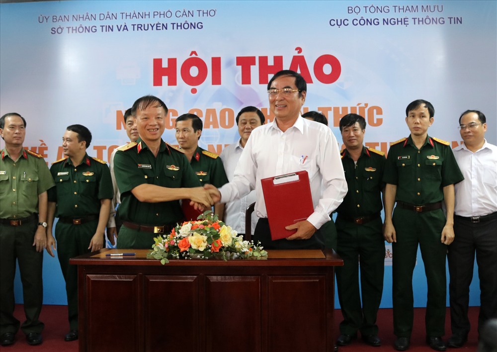 Sở TTTT TP.Cần Thơ và Cục Công nghệ thông tin ký kết quy chế phối hợp trong an toàn thông tin mạng (ảnh: Tr.L)