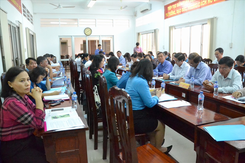 Các đại biểu tham dự hội nghị.