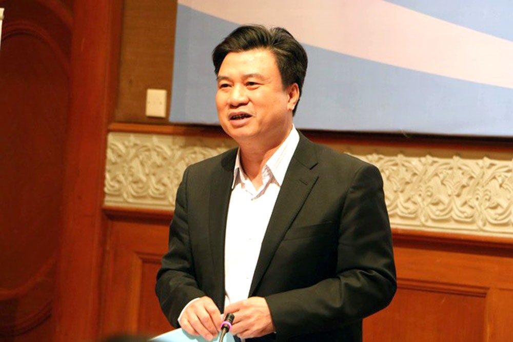 Thứ trưởng Bộ GDĐT Nguyễn Hữu Độ đồng tình với đề xuất miễn học phí đến cấp mầm non của các đại biểu. Ảnh: Mỹ Hà