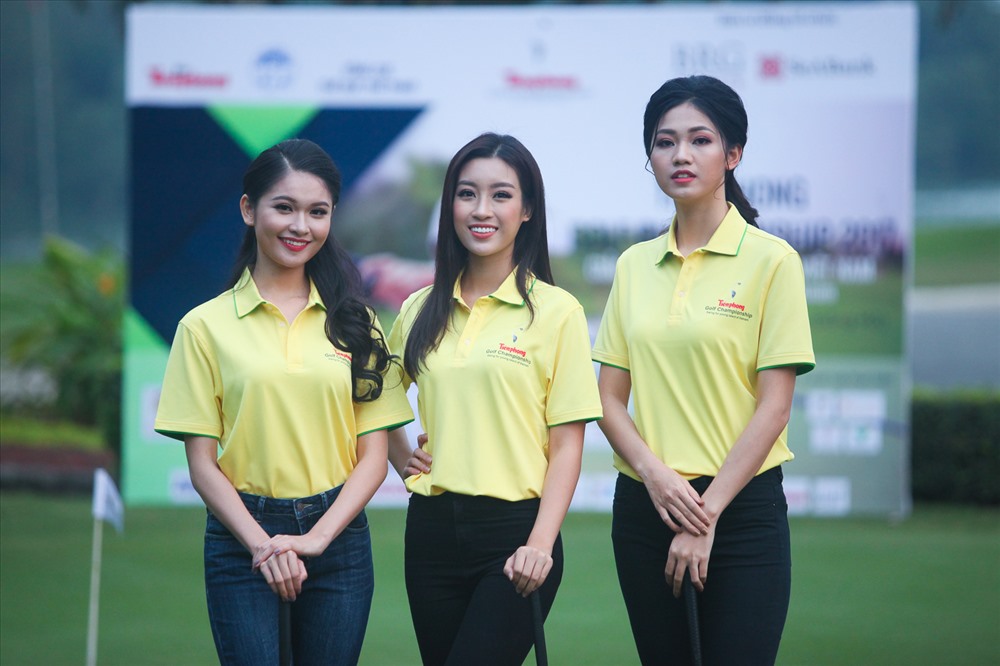 Á hậu Ngô Thanh Thanh Tú vốn theo đuổi lĩnh vực ngoại giao nên cô rất háo hức với giải golf lần này.