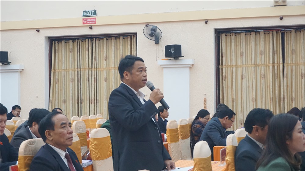 Đại biểu chất vấn: Tại sao để mất rừng, mất cả cán bộ?. Ảnh: QĐ