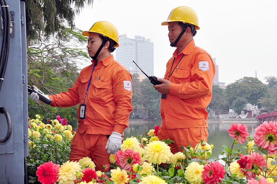 Đảm bảo điện khu vực quanh Hồ Gươm.