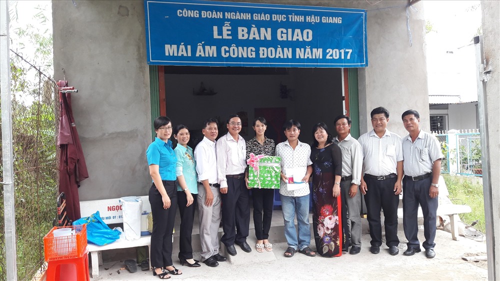 CĐ ngành GDĐT Hậu Giang bàn giao “Mái ấm CĐ“.