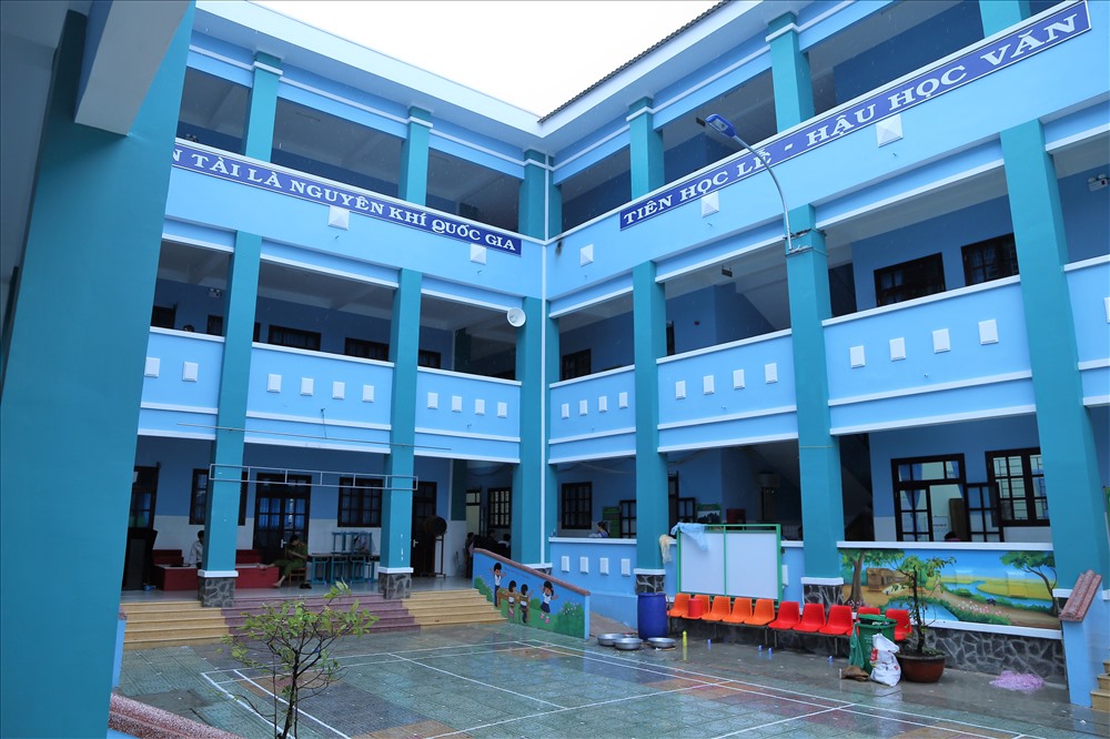 Bên trong Trường Mầm Non Thạnh An mới được xây dựng, rất kiên cố, vừa là nơi các cháu học tập, vừa là nơi tránh trú bão an toàn. Ảnh: Trường Sơn