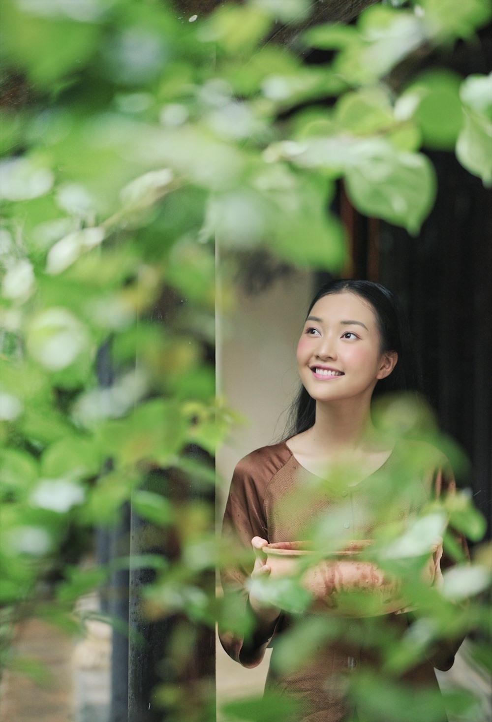 Ngọc Trân trong không gian vườn Huế