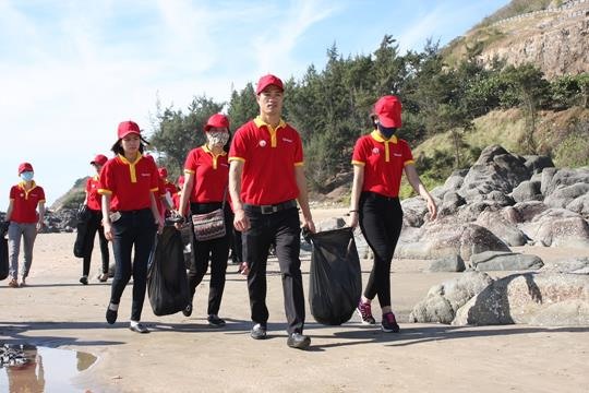 VinMart+ mang tinh thần “sẵn sàng phục vụ” trong công việc và cả những hoạt động cộng đồng ý nghĩa tại địa phương