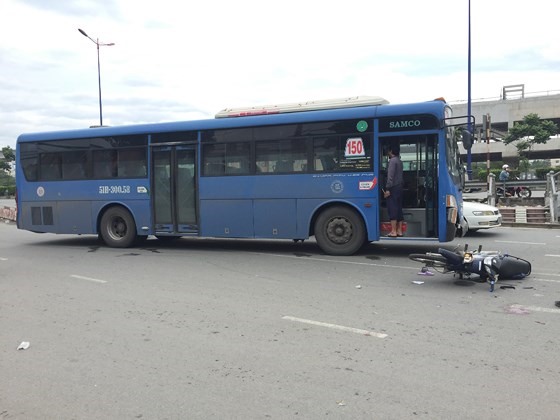 Vụ tai nạn khiến 2 người nguy kịch.