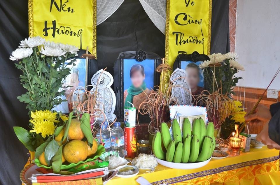 Bàn thờ của 3 nạn nhân.