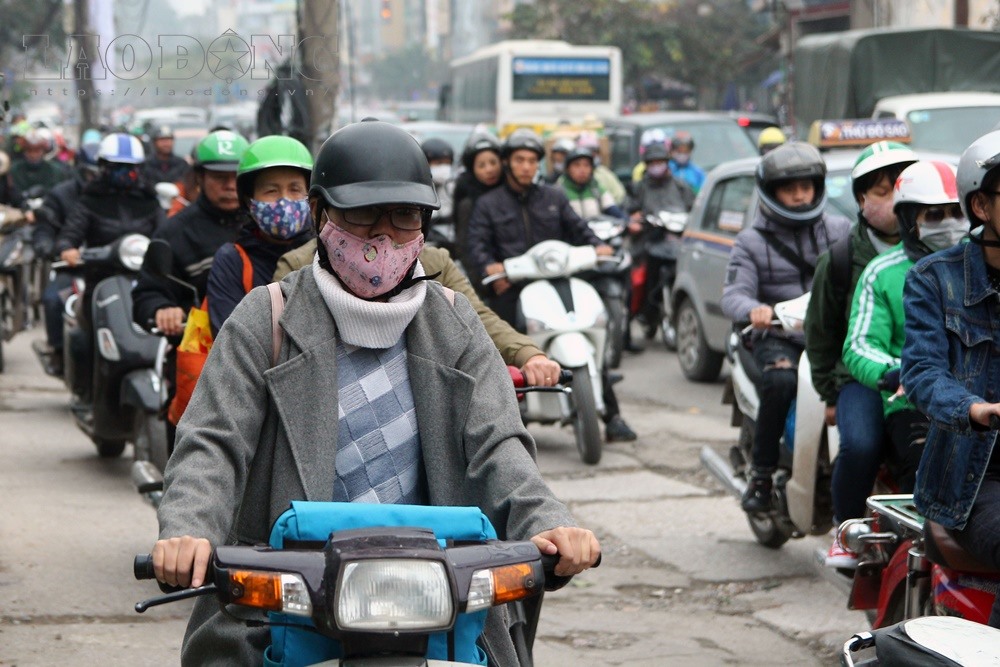 Người tham gia giao thông vất vả