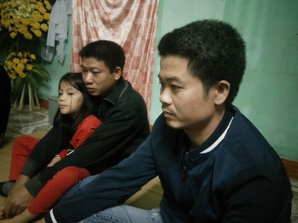 Gia đình anh T. nói về sự việc đau lòng vừa xảy ra. Ảnh CTV