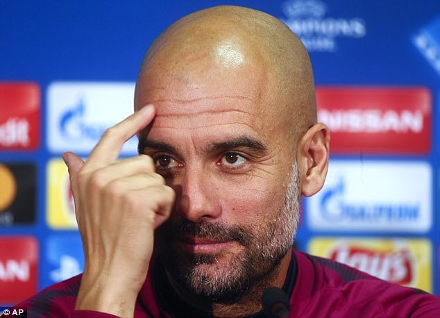 HLV Pep Guardiola không chắc chắn về cơ hội ra sân của David Silva ở trận derby Manchester. Ảnh: AP.