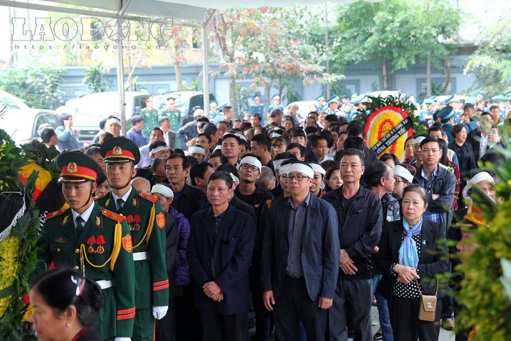 13h chiều 6.12, tại Nhà tang lễ Bộ Quốc phòng (số 5 Trần Thánh Tông), Đảng ủy, Bộ Tư lệnh Binh đoàn 18, Bộ Quốc phòng tổ chức Lễ viếng, Lễ Truy điệu đồng chí Thiếu tá Nguyễn Thành Trung - Phó Trưởng phòng đào tạo, phi công cấp 1, giáo viên bay Trung tâm Huấn luyện, Bình đoàn 18 hi sinh trong khi thực hiện nhiệm vụ bay huấn luyện tại Trung tâm Huấn luyện Vương Quốc Anh ngày 17.11, theo nghi thức Quân đội.