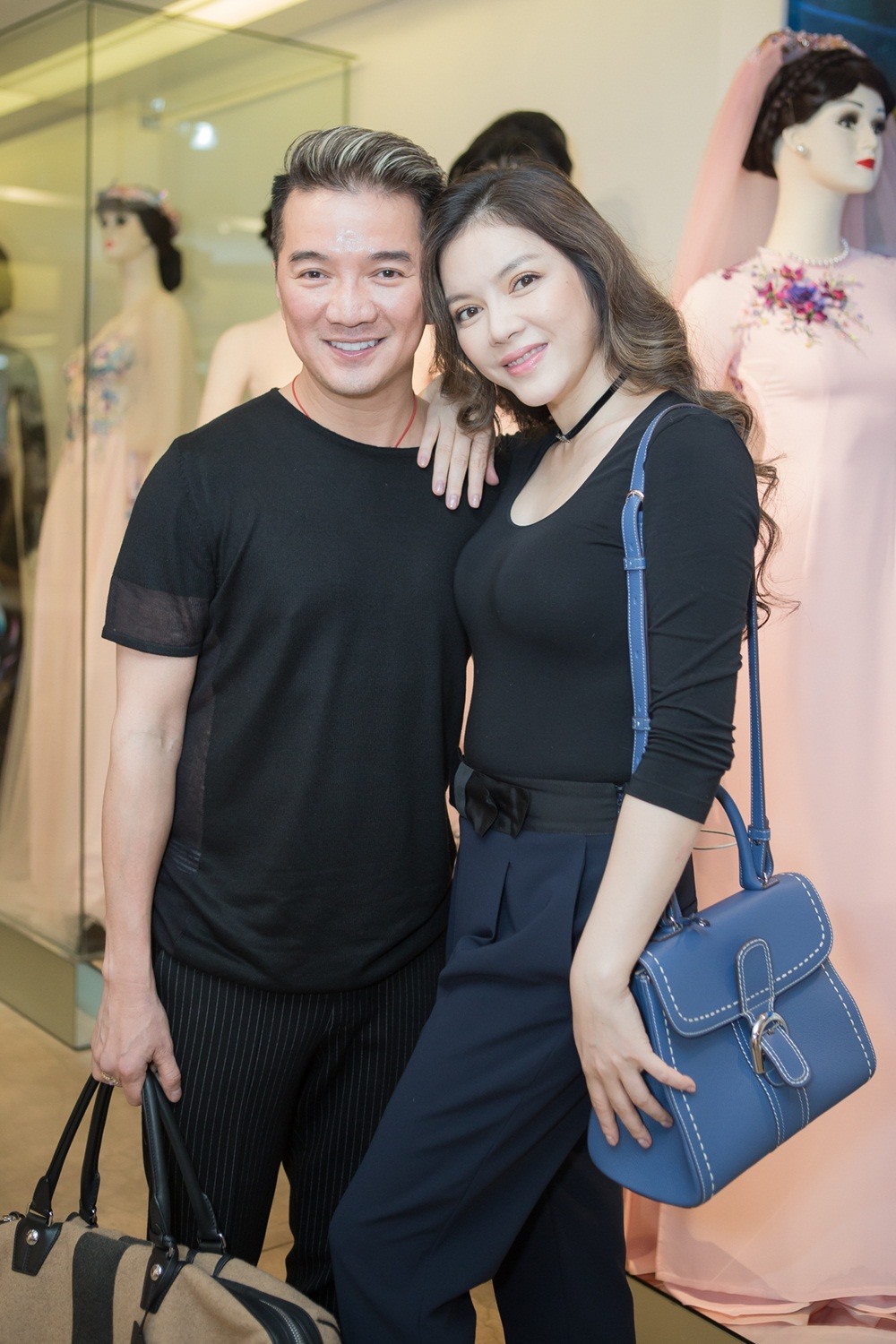 Trong show diễn sắp tới của NTK Đinh Văn Thơ (thương hiệu Áozài ABC), Đàm Vĩnh Hưng và Lỹ Nhã Kỳ được mời tham gia với vai trò đặc biệt.