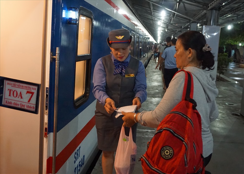 Đặc biệt, đội ngũ nhân viên phục vụ trên tàu được đào tạo tại Học viện hàng không