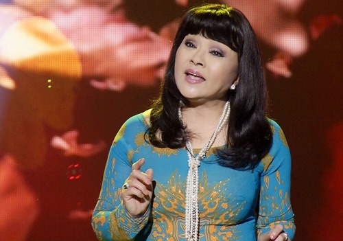 Danh ca Hương Lan.