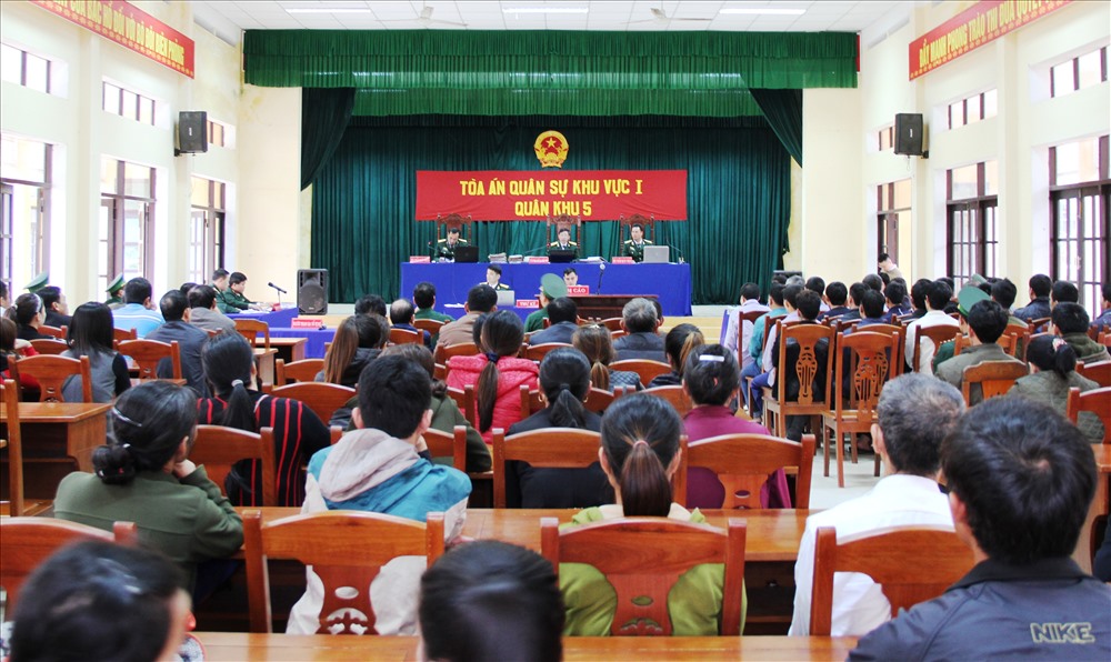 Toàn cảnh phiên tòa. Ảnh: LP