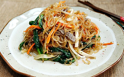 Miến trộn. Ảnh:agiadinh