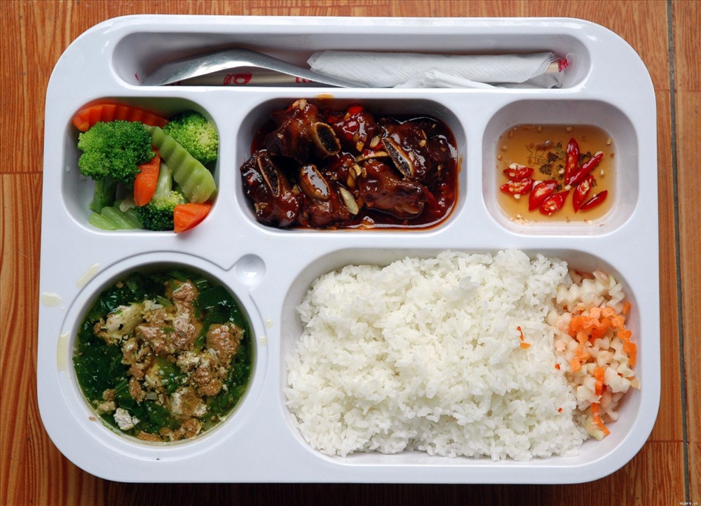 Cơm văn phòng. Ảnh: Freshly.vn