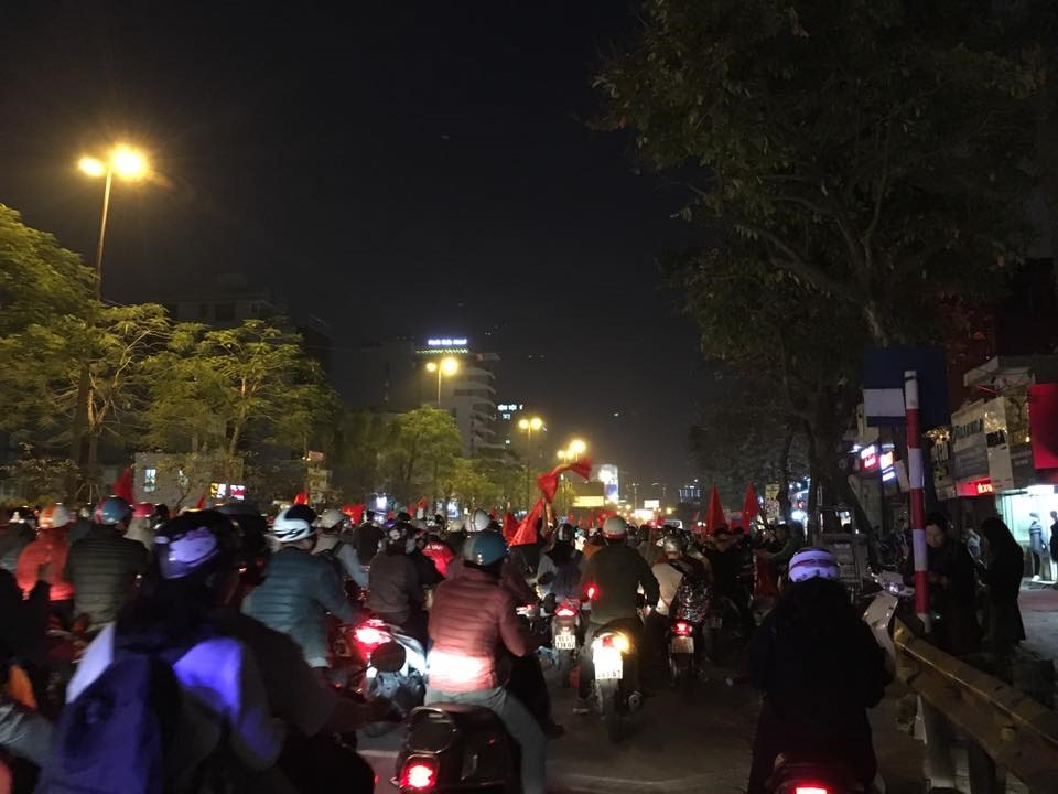 Các nẻo đường bắt đầu tắc nghẽn