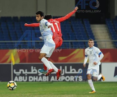 U23 Uzbekistan rất nguy hiểm trong nhưng tình huống khống chiến. Ảnh: AFC