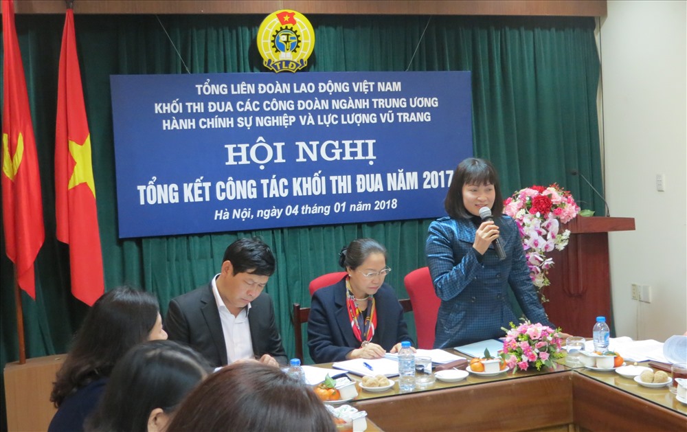 Đồng chí Nguyễn Giang Tuệ Minh - Phó Chủ tịch thường trực CĐ Viên chức VN (đơn vị Khối trưởng) phát biểu khai mạc Hội nghị. Ảnh: Xuân Trường