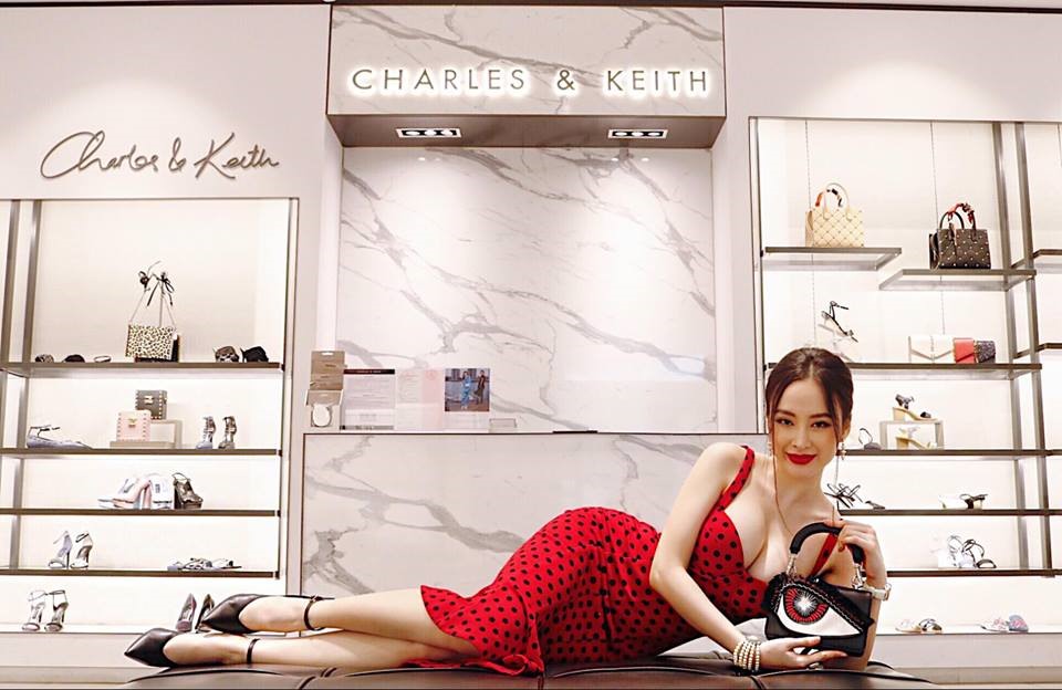 Thân hình bốc lửa của Angela Phương Trinh ở tuổi 23. Ảnh: FBNV