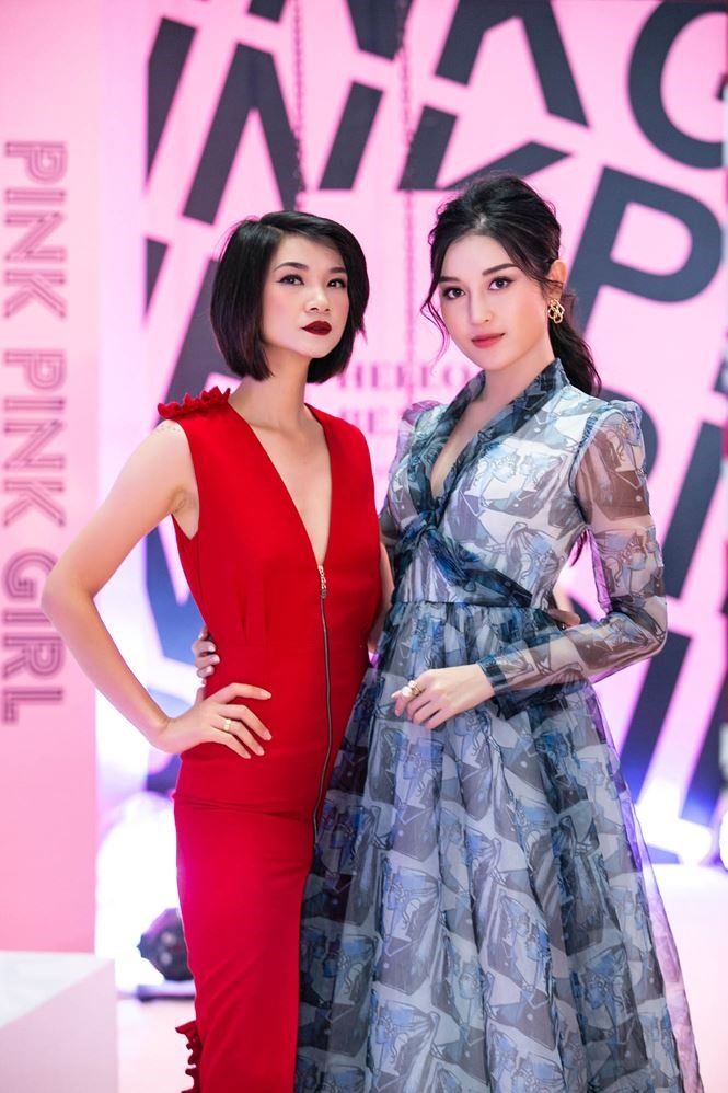 Tại sự kiện, Á hậu Huyền My có dịp hội ngộ đàn chị, cựu người mẫu Hạ Vy.