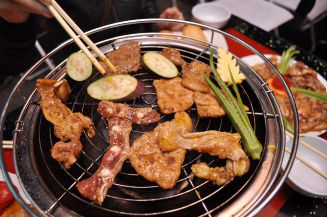 Giá một đĩa nầm khoảng 150.000 - 250.000 tùy suất ăn.