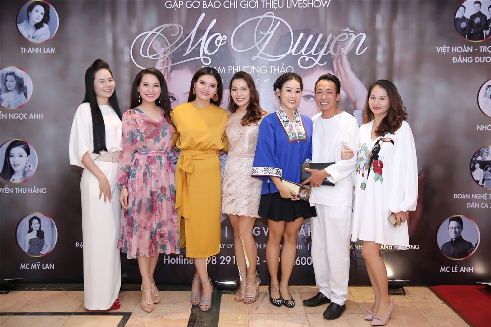 Nhiều ca sĩ cũng đến tham dự buổi chia sẻ của Phạm Phương Thảo.