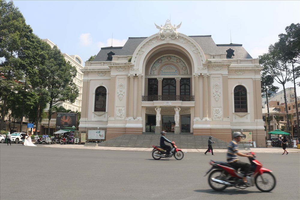 Nhà hát lớn Thành phố được xem là một trong những nhà hát đẳng cấp của quốc gia, nhưng vẫn chưa sáng đèn hằng đêm.