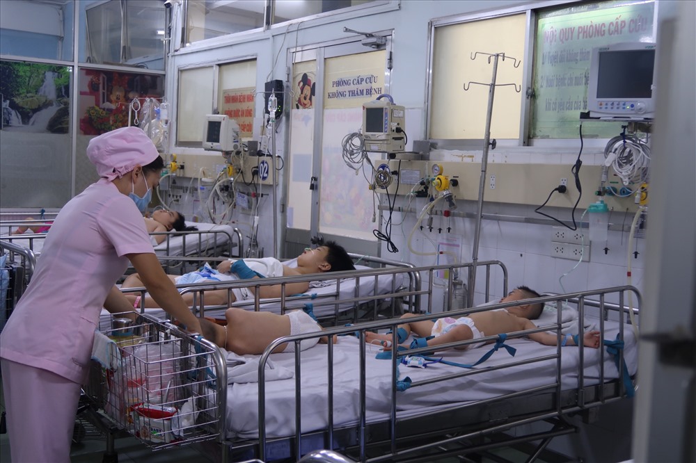 Cần hạn chế đưa trẻ bệnh nhẹ tới các bệnh viện lớn, tránh lây nhiễm bệnh từ bệnh viện - ảnh 2 Cần hạn chế đưa trẻ bệnh nhẹ tới các bệnh viện lớn, tránh lây nhiễm bệnh từ bệnh viện - ảnh 2