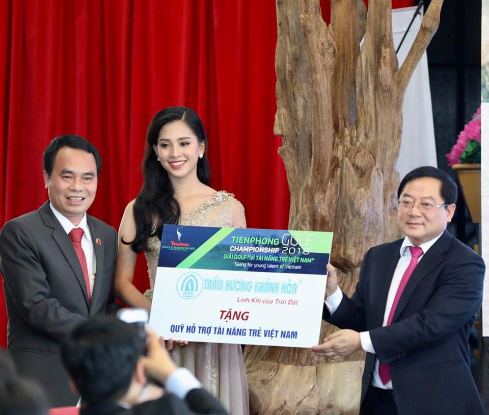 Hoa hậu Tiểu Vy là người đẹp đại diện Giải Tiền Phong Golf Championship 2018 - ảnh 2 Hoa hậu Tiểu Vy là người đẹp đại diện Giải Tiền Phong Golf Championship 2018 - ảnh 2