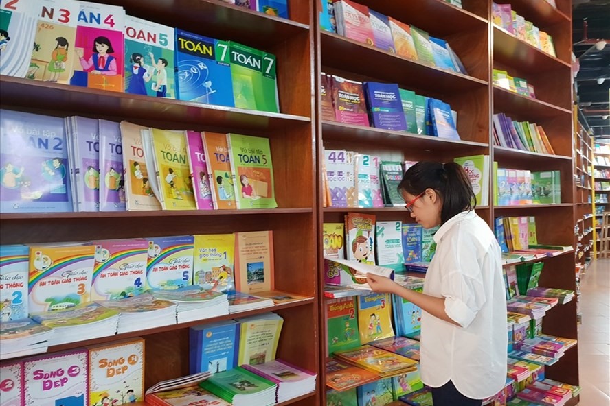 https://laodong.vn/giao-duc/bo-gddt-chi-ro-nhung-ton-tai-can-chan-chinh-trong-phat-hanh-sach-giao-khoa-635650.ldo