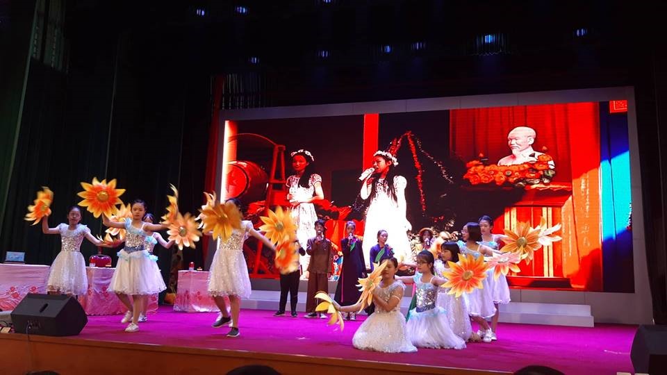 Học sinh các trường đã có những tiết mục giới thiệu ấn tượng.