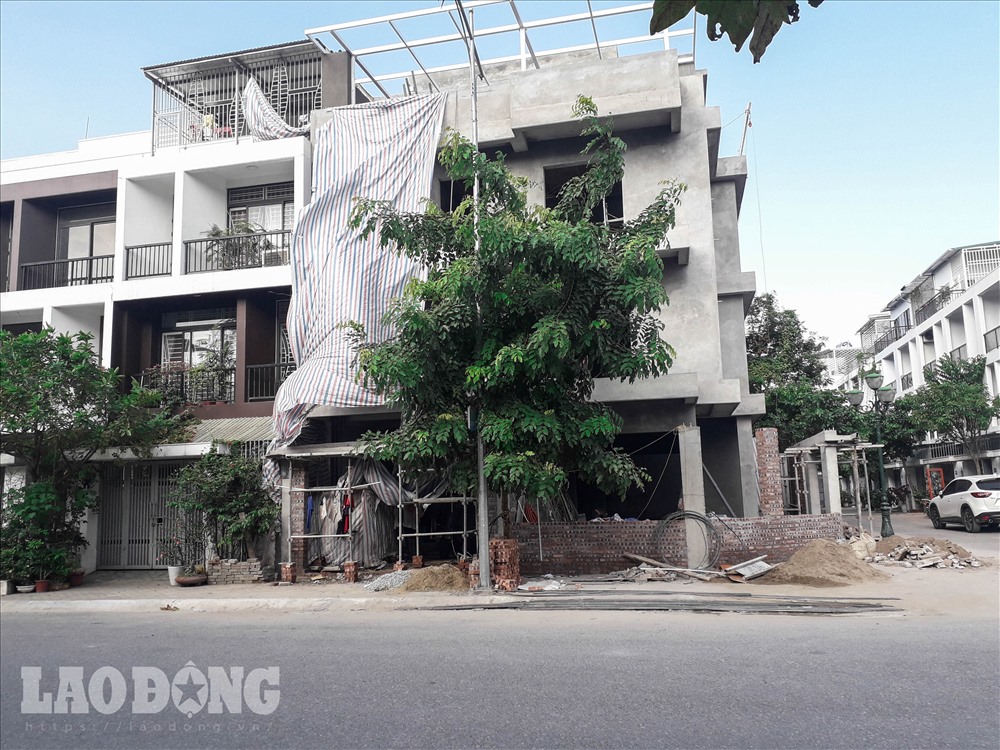 Năm 2013, dự án từng gây sốt với giá mỗi m2 biệt thự liền kề khoảng 18 triệu đồng. Theo giới thiệu, đây là một trong những khu đô thị vào loại hiện đại nhất phía Nam Thủ đô. Hiện, chủ đầu tư đã bàn giao vài trăm căn liền kề, mỗi căn có diện tích từ 50 đến 70 m2 một sàn.