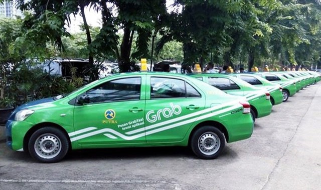 Bộ GTVT đề xuất “gắn mào” cho xe Grab.