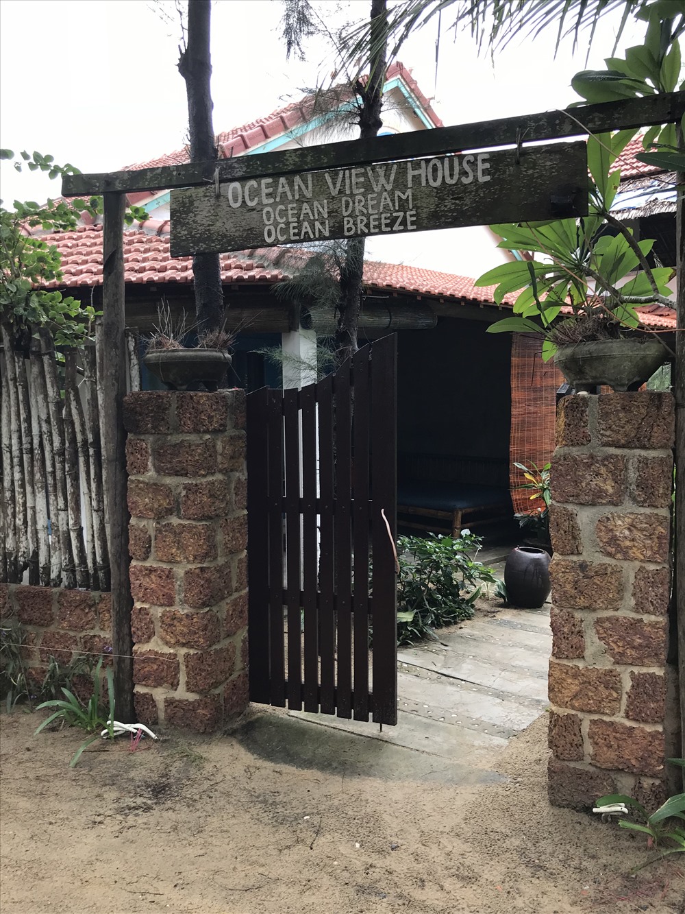 Làng chài An Bàng đã làm giàu bền vững từ mô hình homestay
của Thuận. Ảnh: H.V.M