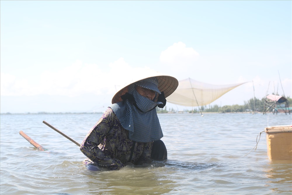 Có người sợ phải đối diện với biển vì nỗi đau chưa nguôi...