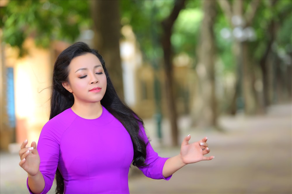 NSƯT Tố Nga trào dâng cảm xúc hát tưởng nhớ Đại tướng Võ Nguyên Giáp.