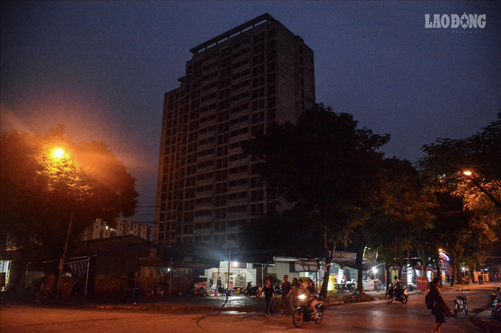 Các ki ốt mọc lên như nấm.