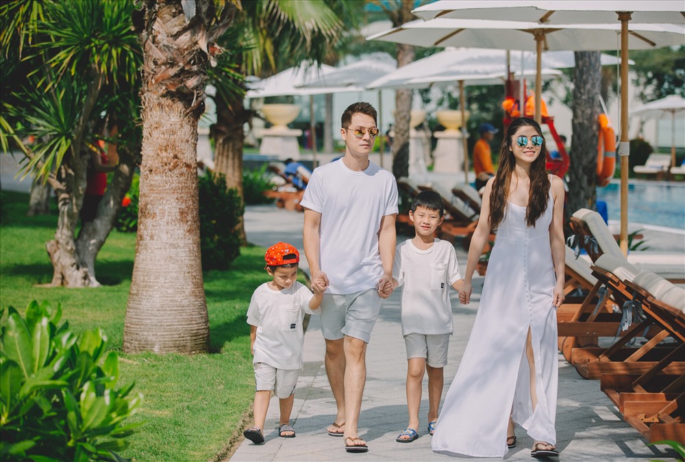 Bí quyết giữ lửa gia đình của nam ca sĩ đó là luôn giành thời gian chăm sóc, đưa vợ con đi du lịch mỗi khi rảnh.
