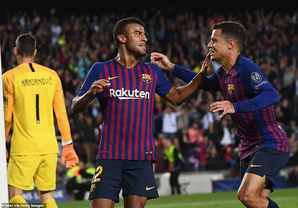 Rafinha (trái) đã tận dụng tốt cơ hội được ra sân. Ảnh: Getty.